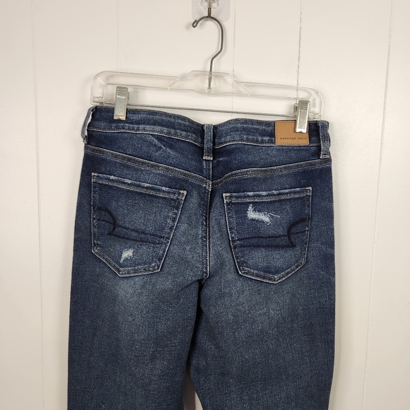 American Eagle AEO Dark Wash Tomgirl Jeans Stretch Cropped Frayed Button Fly 4 - Picture 8 of 13